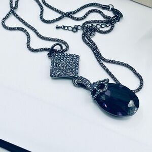 Elegant Black Crystal Teardrop Pendant Necklace